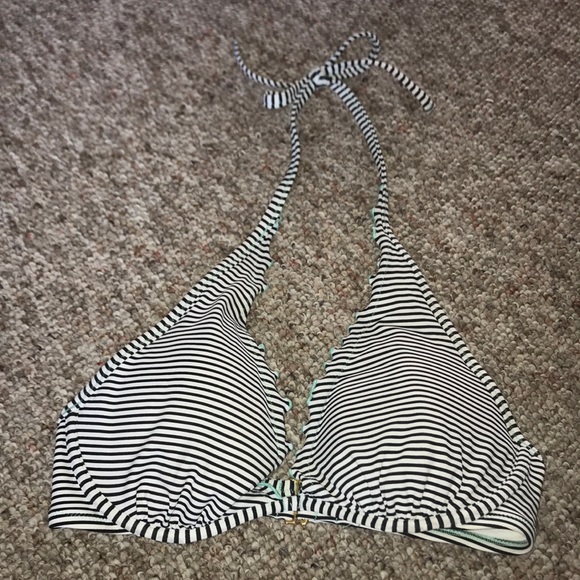 Victoria's Secret Other - NWOT Victoria’s Secret swim top